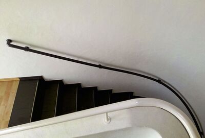 Geschwungener Handlauf an Rundtreppe